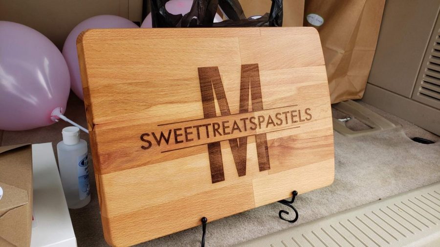 Marilen Quimson, the owner of Sweettreatspastels, specializes in baking bread, cakes, and pastries while adding a Filipino twist to some of her desserts. Her popular products are the Ube Yema Cake, Ensaymada, and Ube Crinkle Cookies.