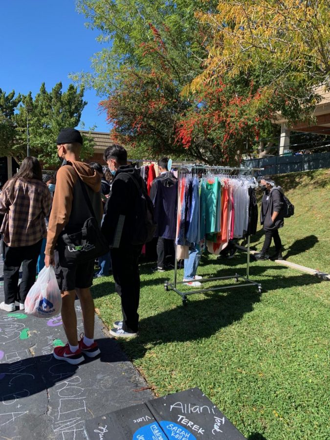 Students browse the senior quad for needed items.